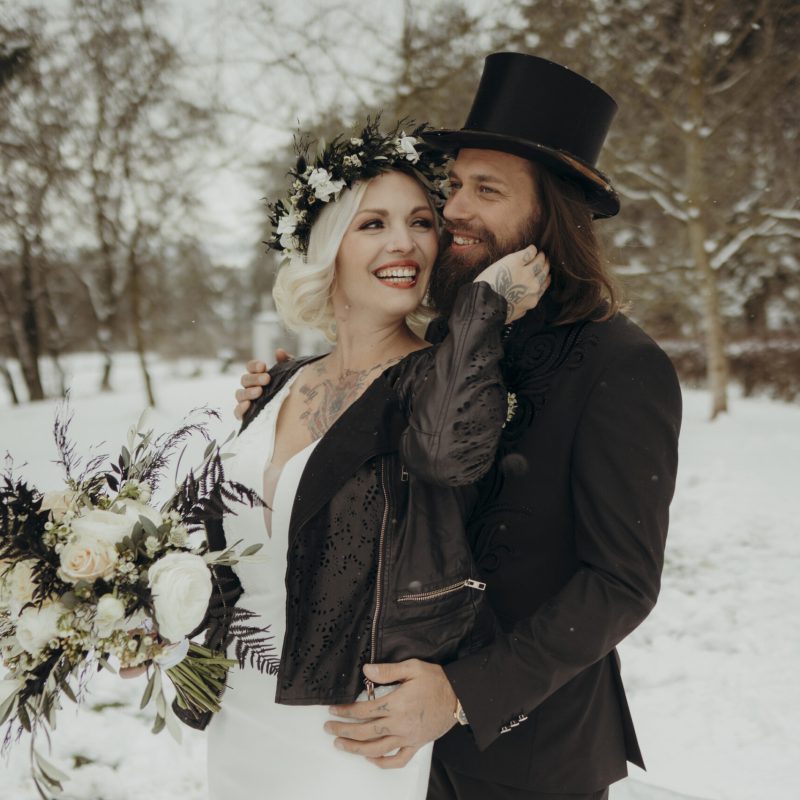 Brautpaarfotos,hochzeit, hochzeitsplaner sabrina in stuttgart und umgebung, bilder im schnee. Braut , bräutigam