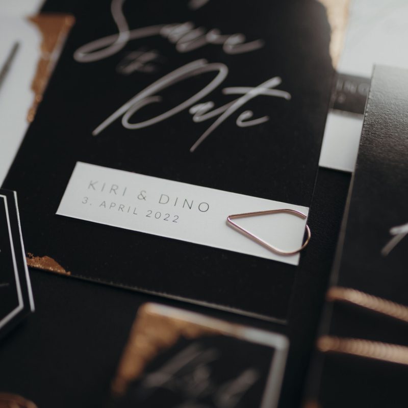 Hochzeitsplaner sabrina in Stuttgart und Umgebung, papeterie in schwarz weiss kupfer, hochzeitplanen.