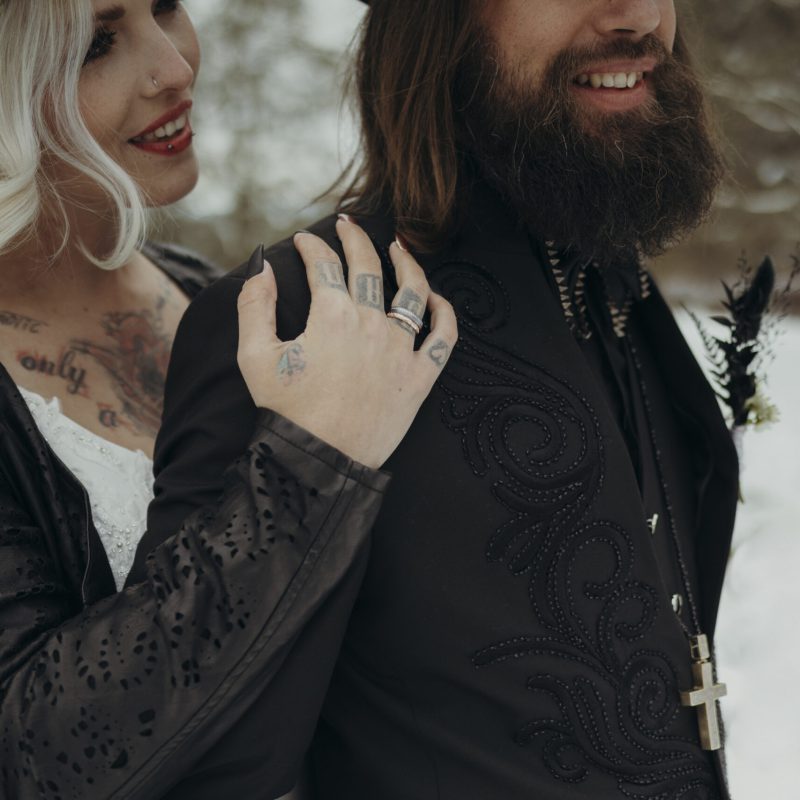 Hochzeitsplanerin sabrina in stuttgart und umgebung.Brautpaarbilder im schnee. heiraten im winter