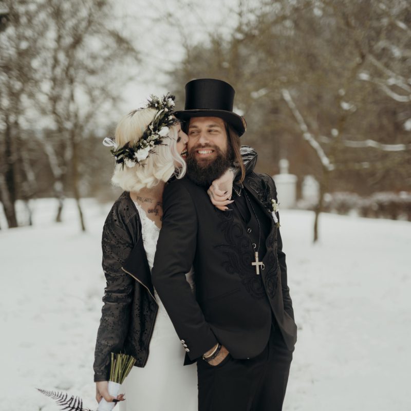 Weddingplaner in stuttgart und umgebung, brautpaar, im schnee, winter, brautkleid pferde