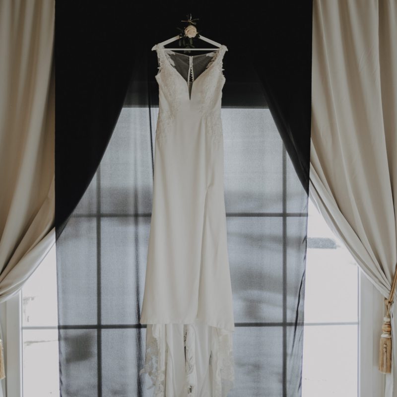 Weddingplaner sabrina in stuttgart und umgebung, Brautkleid, Braut, hochzeit in schwarz weiss kupfer